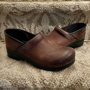 GUC Women's Dansko Brown Oiled Leather Clogs Shoes Size 42 Narrow or 11.5 - 12
